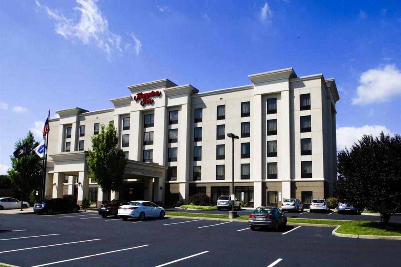 Hampton Inn Ийстън Екстериор снимка
