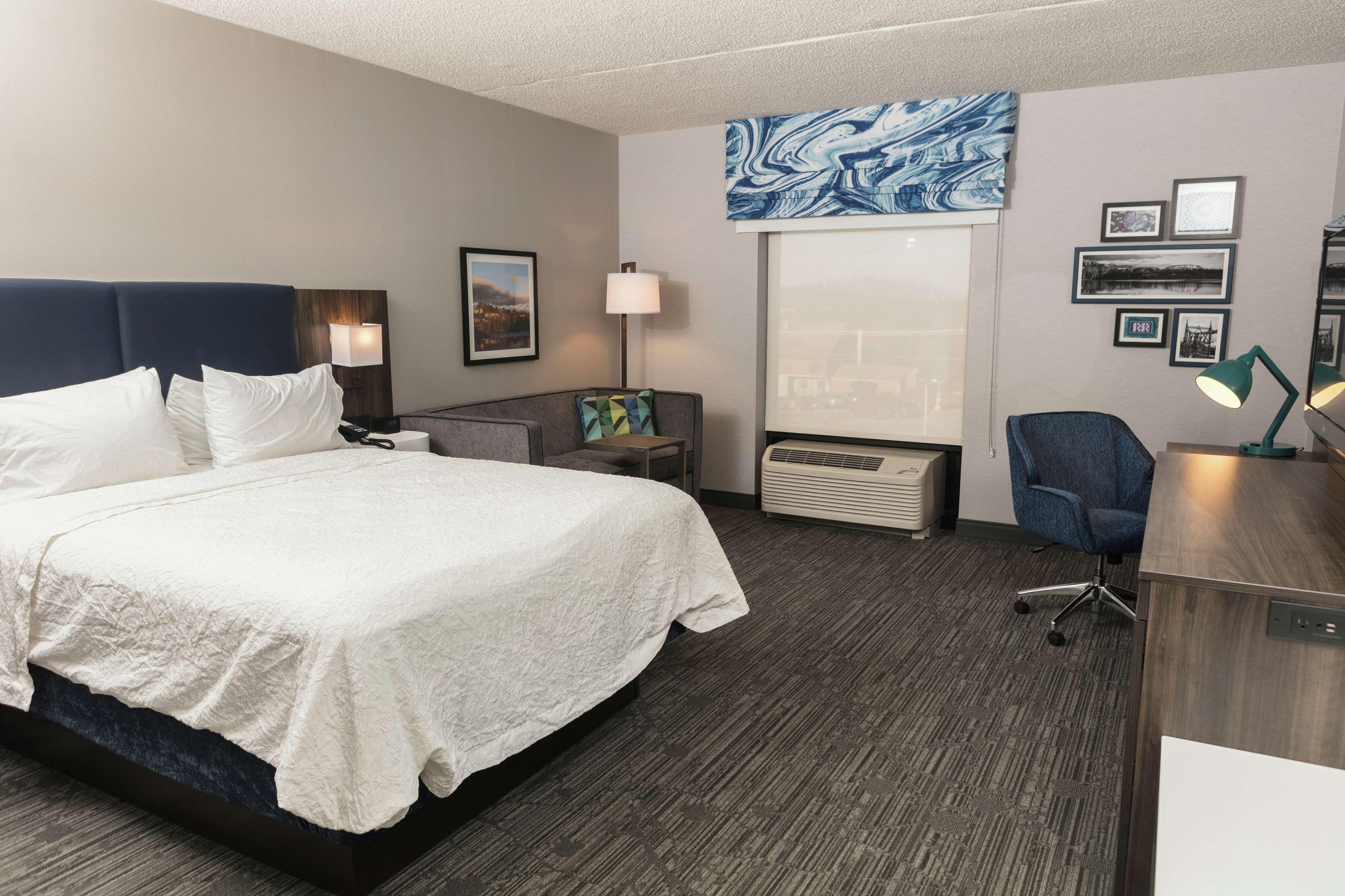 Hampton Inn Ийстън Екстериор снимка