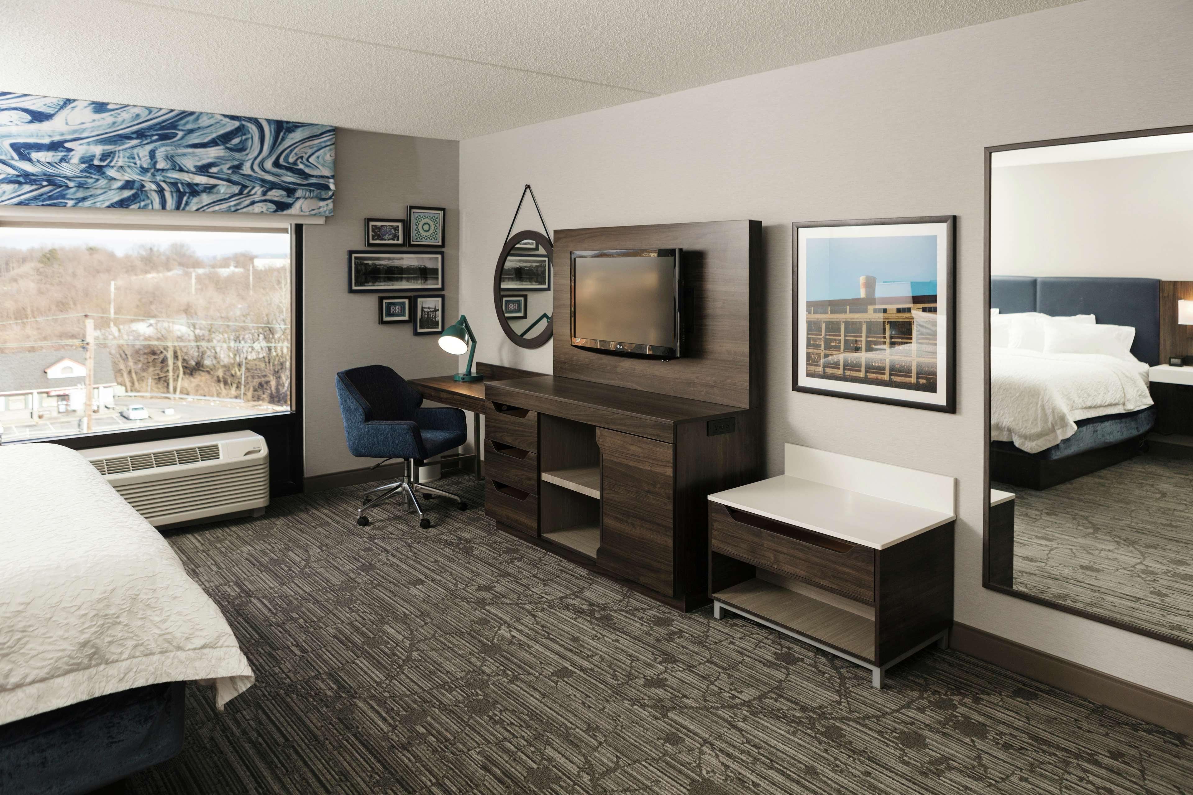 Hampton Inn Ийстън Екстериор снимка