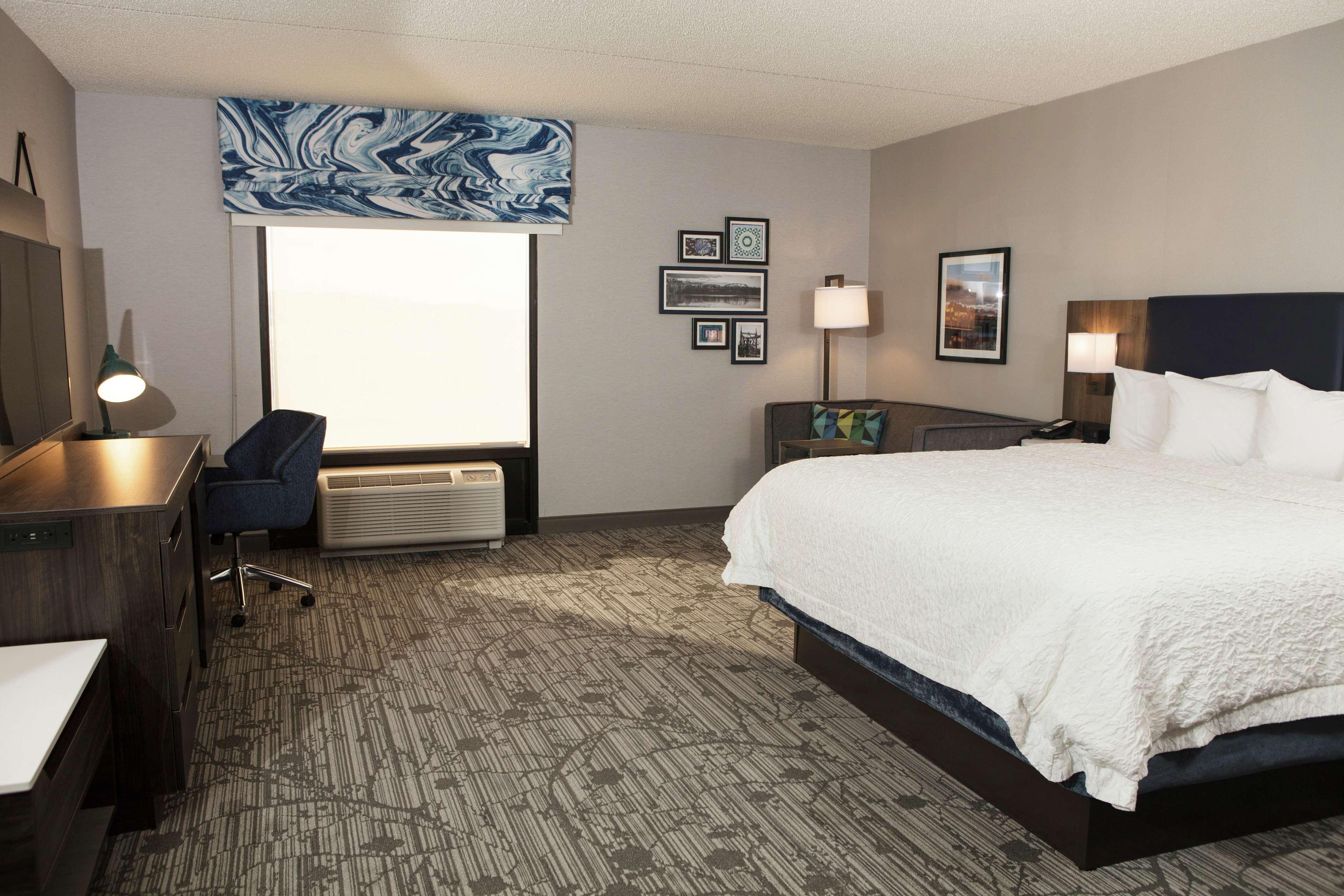 Hampton Inn Ийстън Екстериор снимка