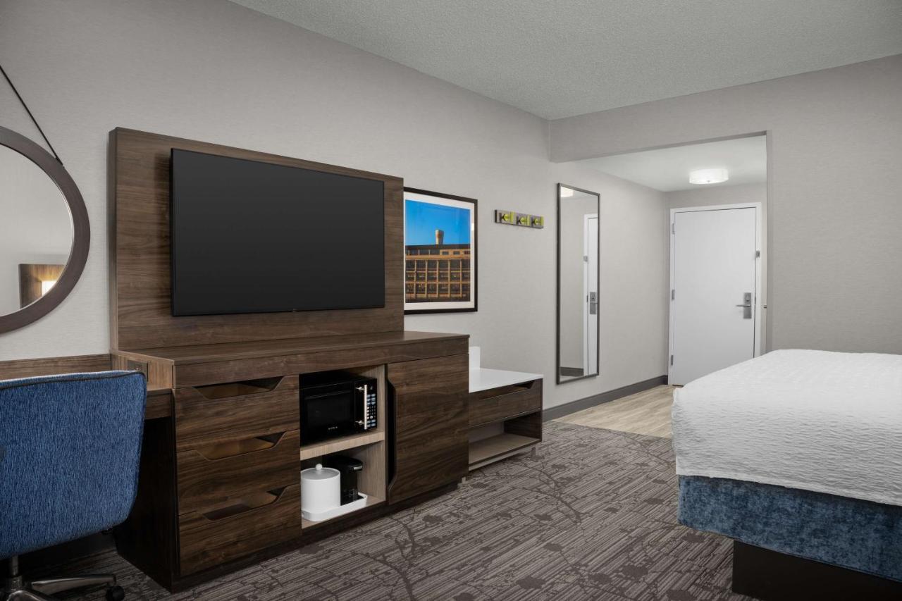 Hampton Inn Ийстън Екстериор снимка