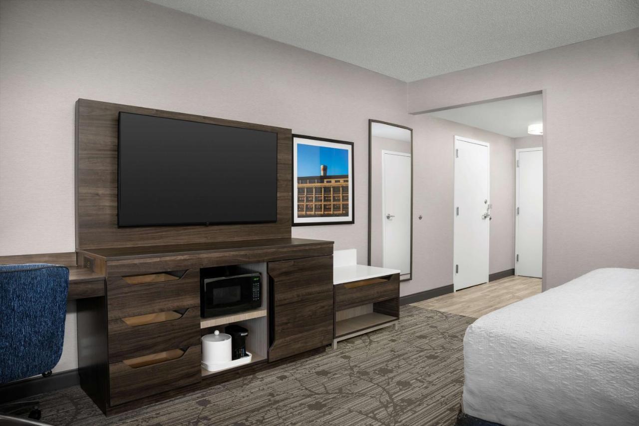 Hampton Inn Ийстън Екстериор снимка