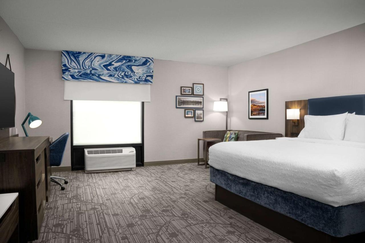 Hampton Inn Ийстън Екстериор снимка