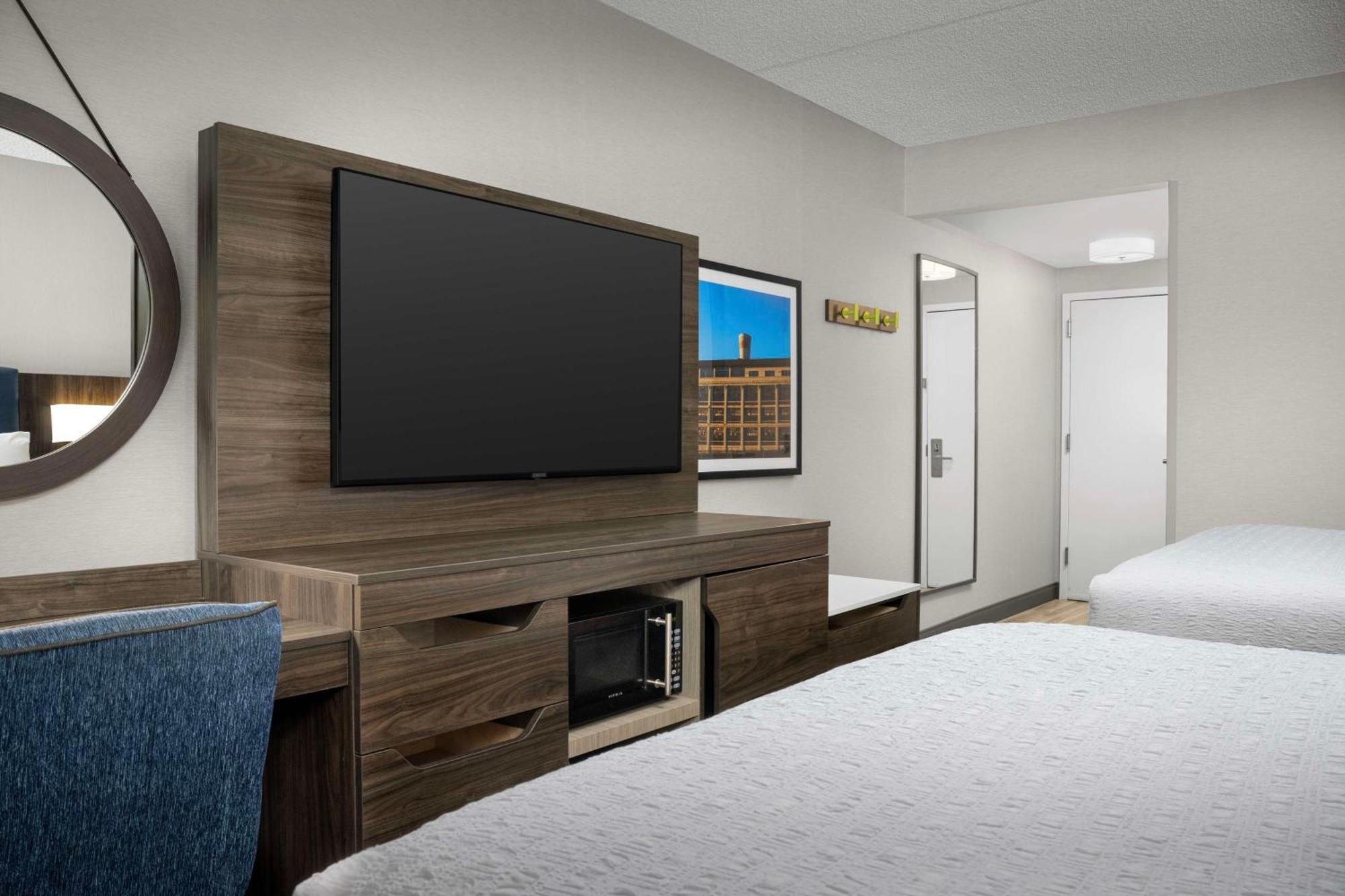 Hampton Inn Ийстън Екстериор снимка