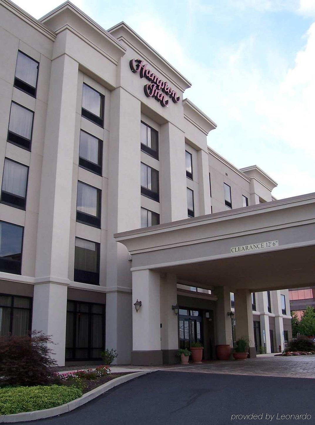 Hampton Inn Ийстън Екстериор снимка